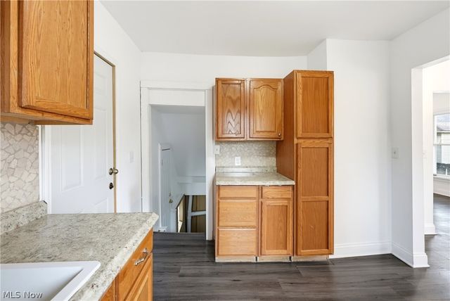 529 Hazel Place, Akron, OH 44304