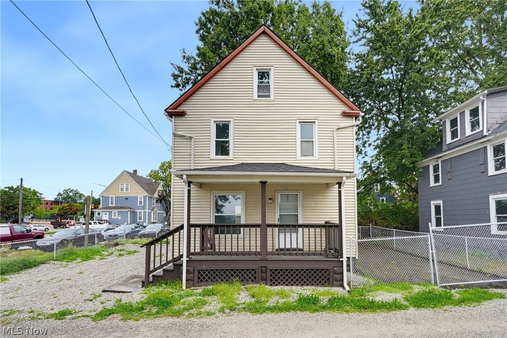 529 Hazel Place, Akron, OH 44304