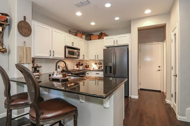304 Dante Cir, Roseville, CA 95678