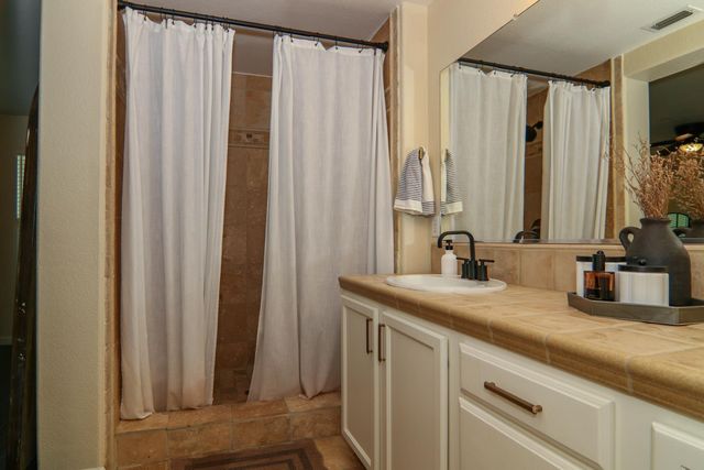 304 Dante Cir, Roseville, CA 95678