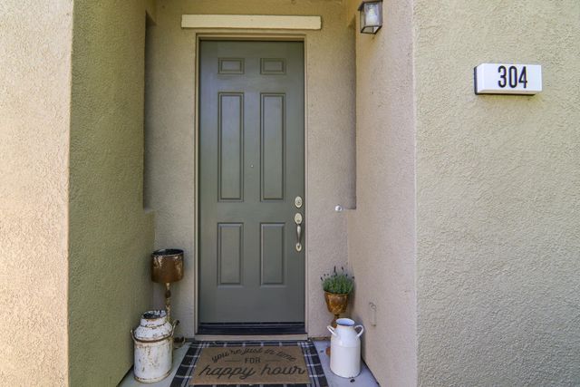 304 Dante Cir, Roseville, CA 95678