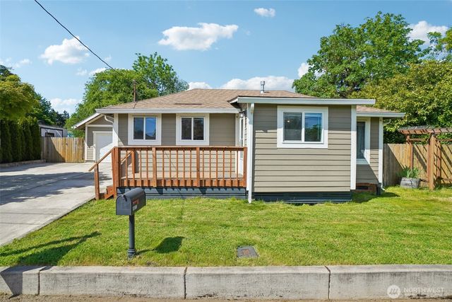 9810 NE 3rd Street, Vancouver, WA 98664
