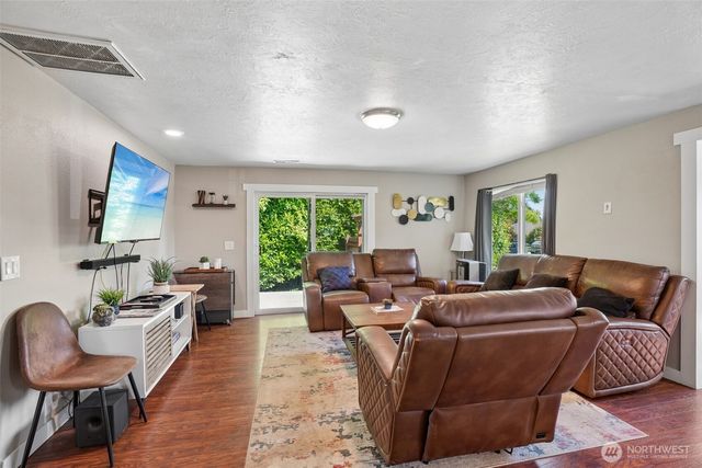 9810 NE 3rd Street, Vancouver, WA 98664