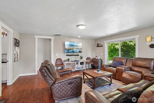 9810 NE 3rd Street, Vancouver, WA 98664