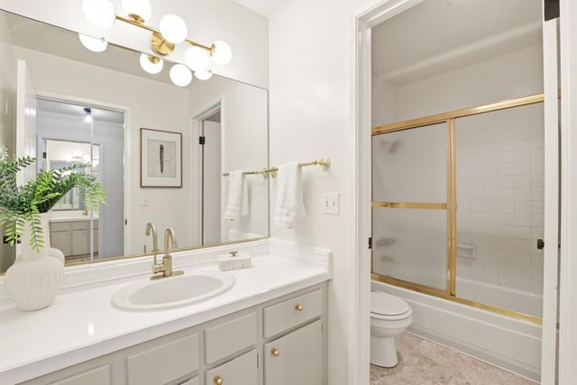 100 E Middlefield Road 3B, Mountain View, CA 94043