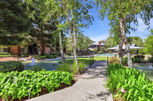 100 E Middlefield Road 3B, Mountain View, CA 94043