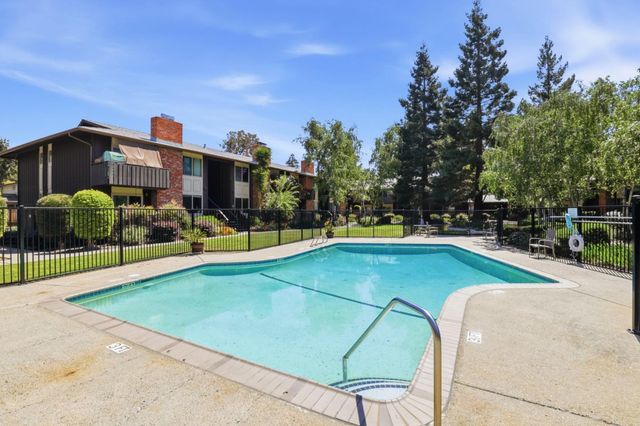 100 E Middlefield Road 3B, Mountain View, CA 94043