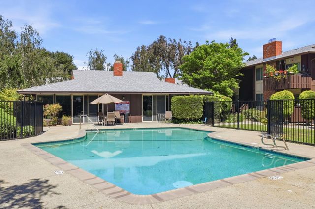 100 E Middlefield Road 3B, Mountain View, CA 94043