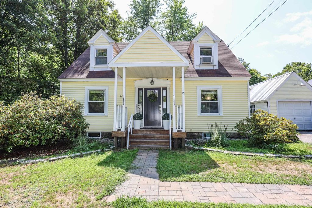 21 N Mast Street, Goffstown, NH 03045