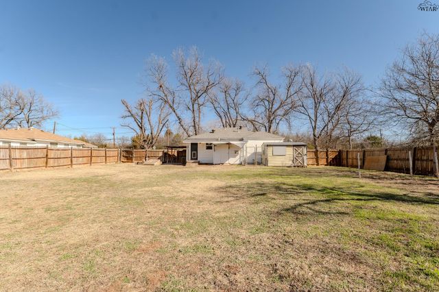 210 N BEVERLY DRIVE, Wichita Falls, TX 76306