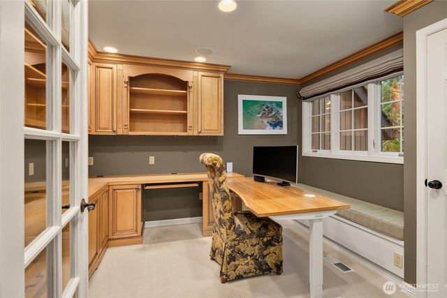 3240 126th Avenue NE, Bellevue, WA 98005