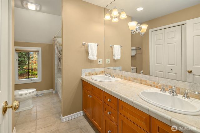 3240 126th Avenue NE, Bellevue, WA 98005