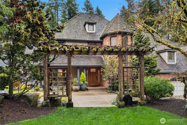 3240 126th Avenue NE, Bellevue, WA 98005