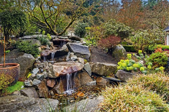 3240 126th Avenue NE, Bellevue, WA 98005