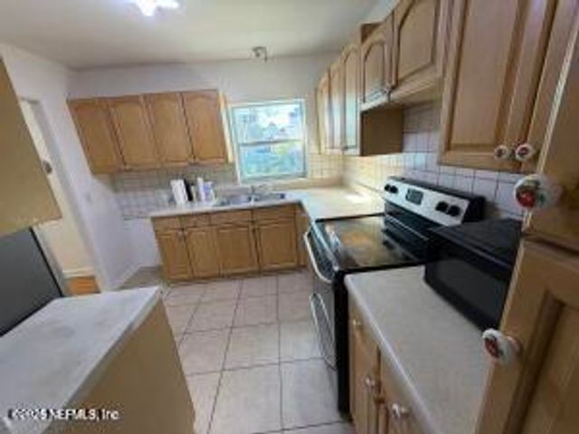 5904 THEED Street, Jacksonville, FL 32211