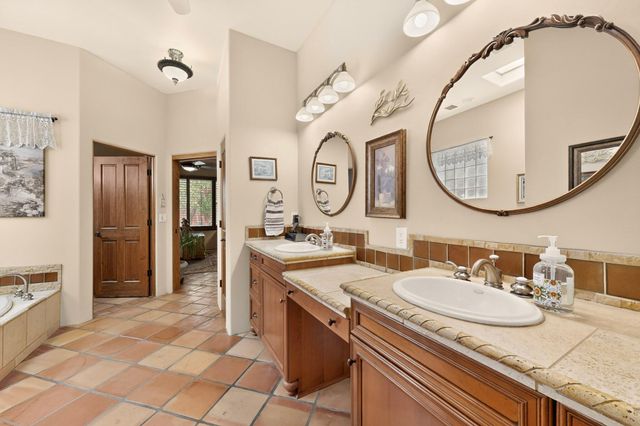 3009 Calle San Angel NW, Albuquerque, NM 87107