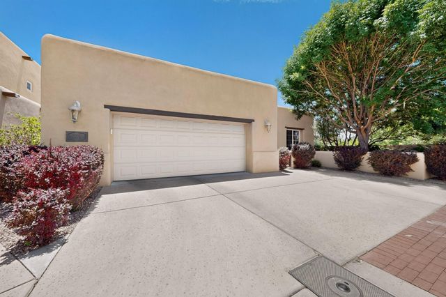 3009 Calle San Angel NW, Albuquerque, NM 87107