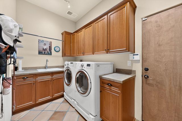 3009 Calle San Angel NW, Albuquerque, NM 87107