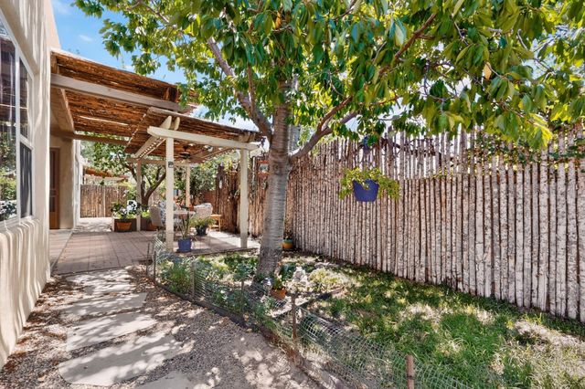 3009 Calle San Angel NW, Albuquerque, NM 87107