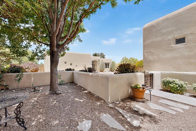 3009 Calle San Angel NW, Albuquerque, NM 87107