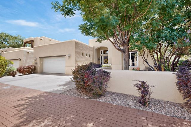 3009 Calle San Angel NW, Albuquerque, NM 87107