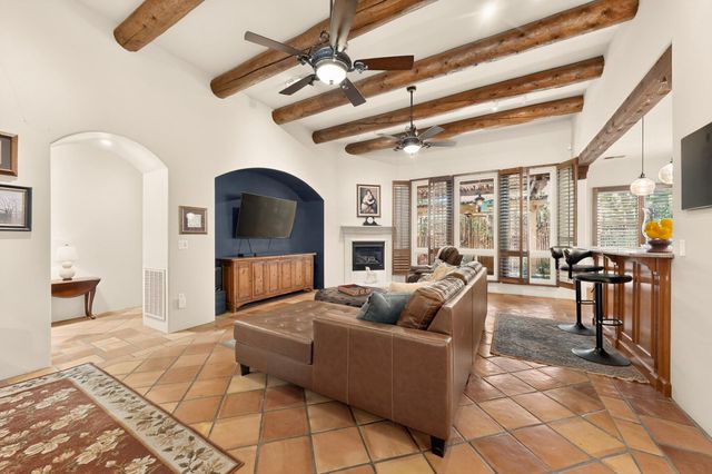 3009 Calle San Angel NW, Albuquerque, NM 87107