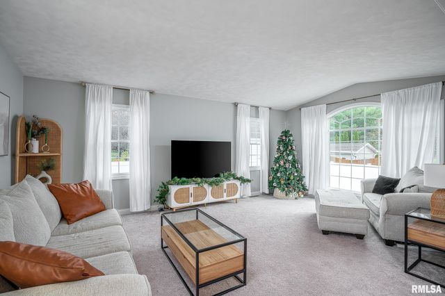 2636 12TH Street, Moline, IL 61265