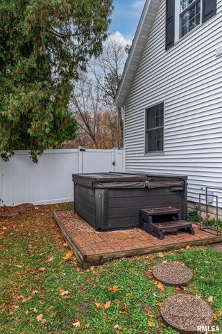 2636 12TH Street, Moline, IL 61265