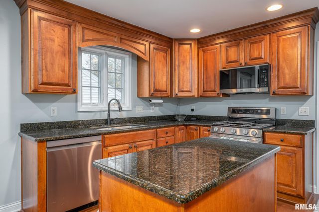 2636 12TH Street, Moline, IL 61265