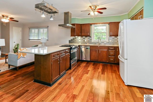 1511 Oxford Drive, Murray, KY 42071