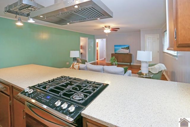 1511 Oxford Drive, Murray, KY 42071
