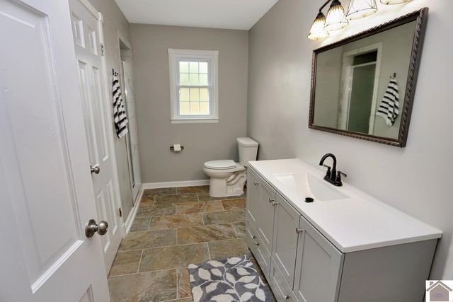 1511 Oxford Drive, Murray, KY 42071