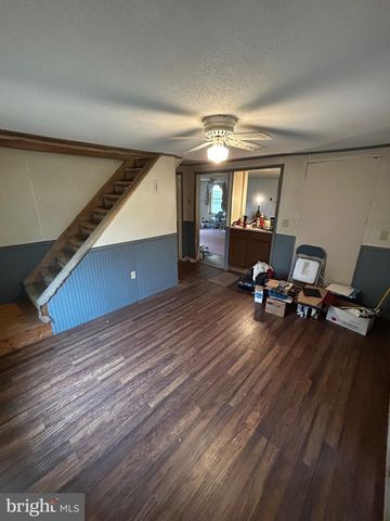1797 MAIN ST, Port Trevorton, PA 17864