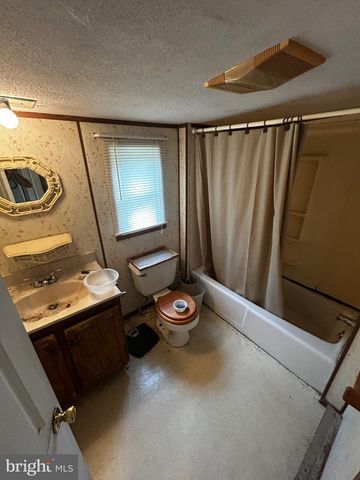 1797 MAIN ST, Port Trevorton, PA 17864