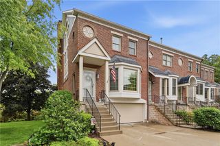 4020 Alden Dr, Scott Twp, PA 15220