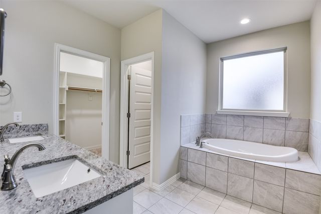 105 Steves Way, Waxahachie, TX 75165