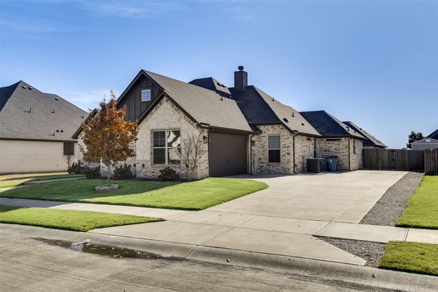 105 Steves Way, Waxahachie, TX 75165