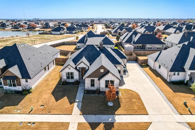 105 Steves Way, Waxahachie, TX 75165