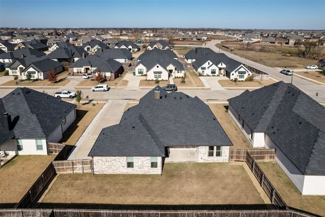 105 Steves Way, Waxahachie, TX 75165