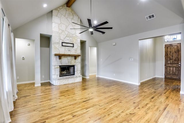 105 Steves Way, Waxahachie, TX 75165