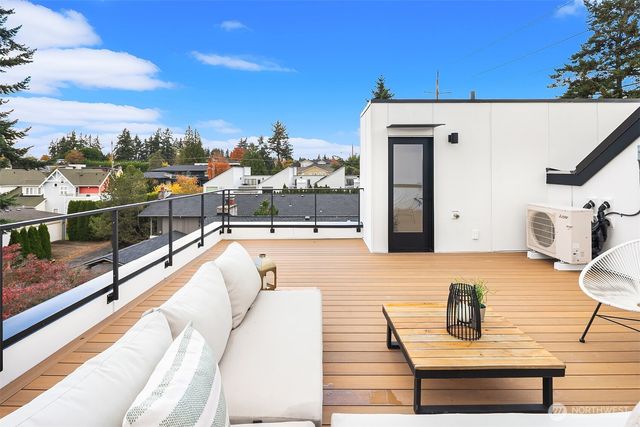 421 99th Avenue NE, Bellevue, WA 98004