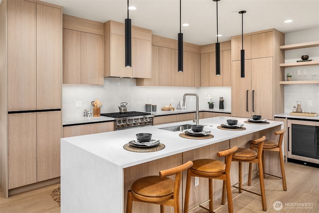 421 99th Avenue NE, Bellevue, WA 98004