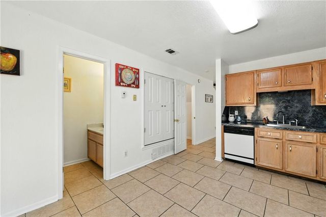 2410 Royal Crest CIR, Killeen, TX 76549