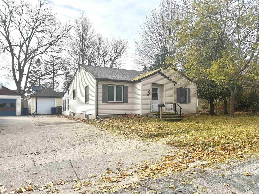 705 6TH STREET, Menasha, WI 54952