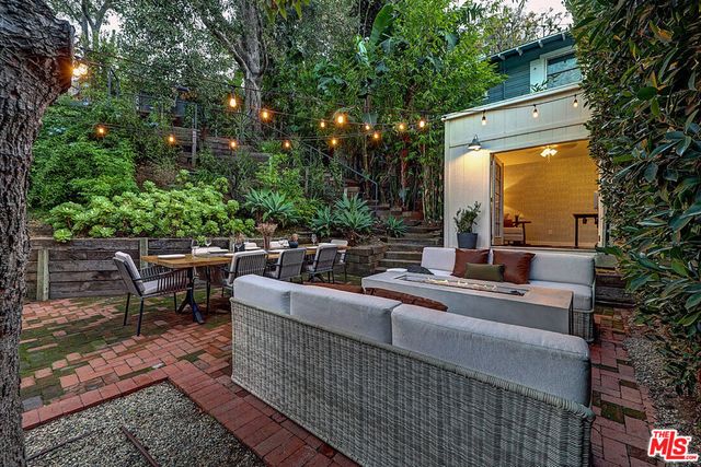 8326 Ridpath Drive, Los Angeles, CA 90046