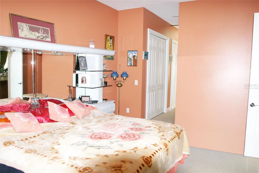 Image 34 of property listing at 19484 FOREST GARDEN COURT, Brooksville, FL 34601