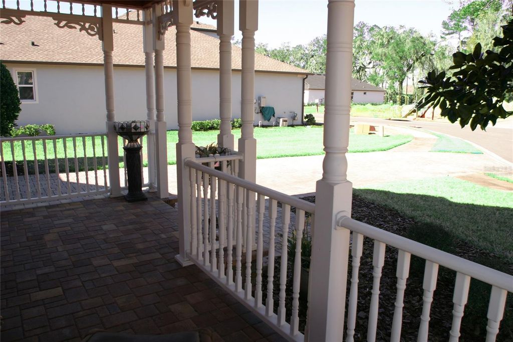 Image 7 of property listing at 19484 FOREST GARDEN COURT, Brooksville, FL 34601