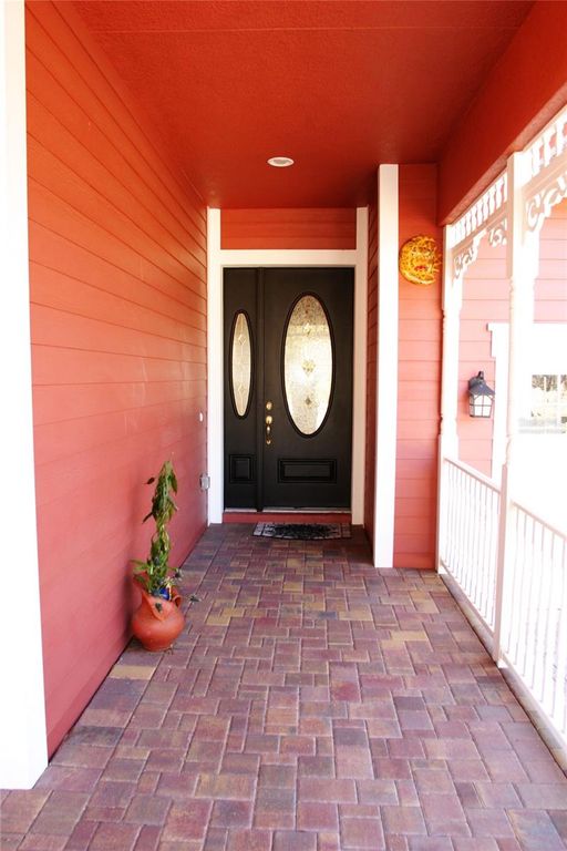 Image 8 of property listing at 19484 FOREST GARDEN COURT, Brooksville, FL 34601