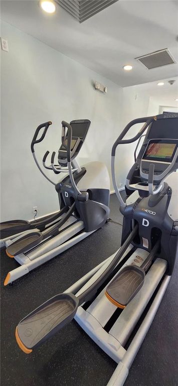 Image 95 of property listing at 19484 FOREST GARDEN COURT, Brooksville, FL 34601