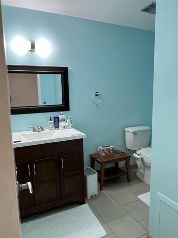 29077 Tiffany Drive, Southfield, MI 48034